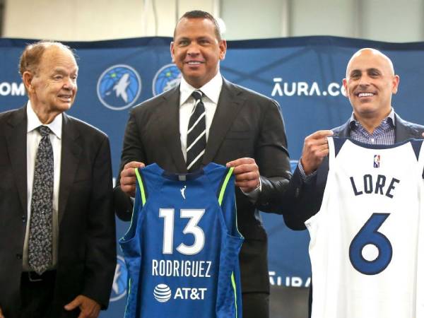 Alex Rodriguez Ungkap Pihaknya Sudah Siapkan $940 Juta Untuk Beli Wolves