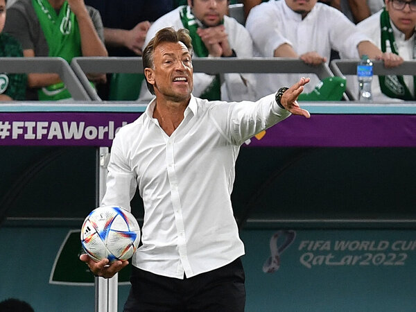 Pecat Roberto Mancini, Timnas Arab Saudi Balikan dengan Herve Renard?