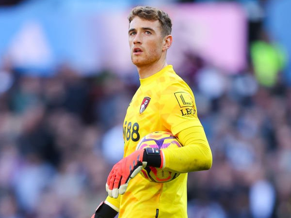 Jadi Pahlawan Bournemouth, Mark Travers Puji Performa Evanilson