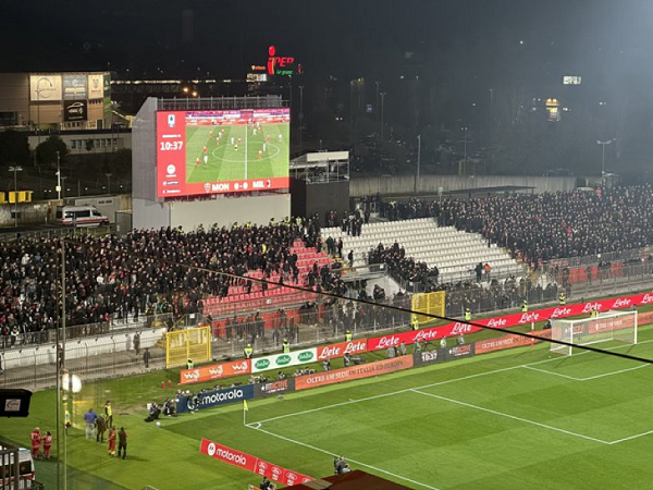 Penyebab Banyak Pendukung AC Milan Tinggalkan U-Power Stadium
