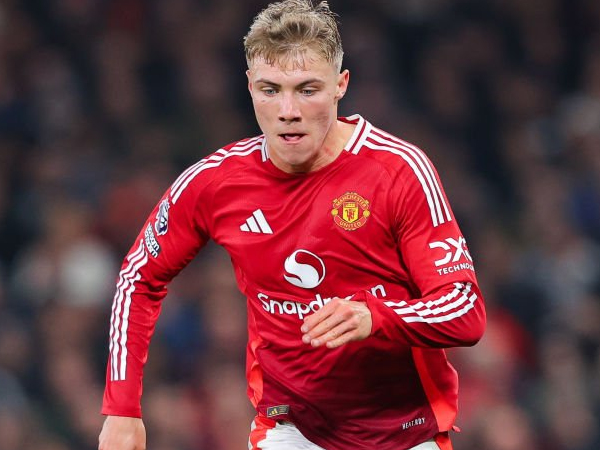 Dimitar Berbatov Ungkap Penyebab Rasmus Hojlund Masih Melempem di MU