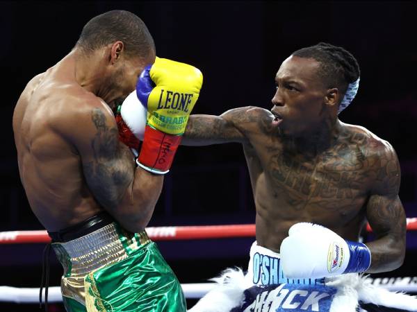 Kalahkan Conceicao, O'Shaquie Foster Rebut Kembali Sabuk Ringan Junior WBC