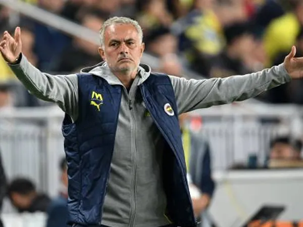 Kritik Jose Mourinho Pada Wasit VAR Berujung Denda Besar dari TFF