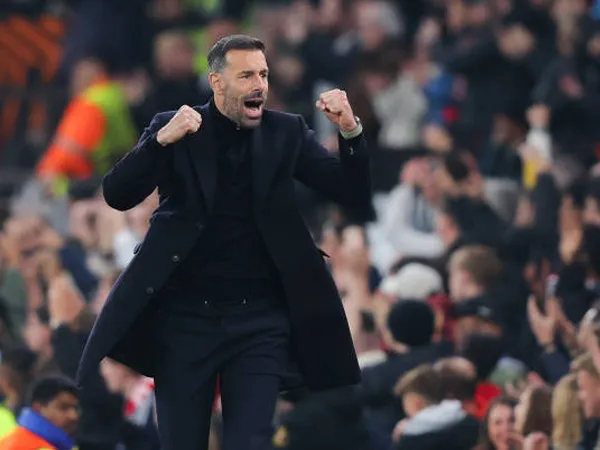 Man United Tundukkan PAOK, Paul Scholes Puji Kinerja Ruud van Nistelrooy