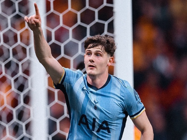 Diganjar Kartu Merah, Striker Muda Tottenham Akhirnya Buka Suara