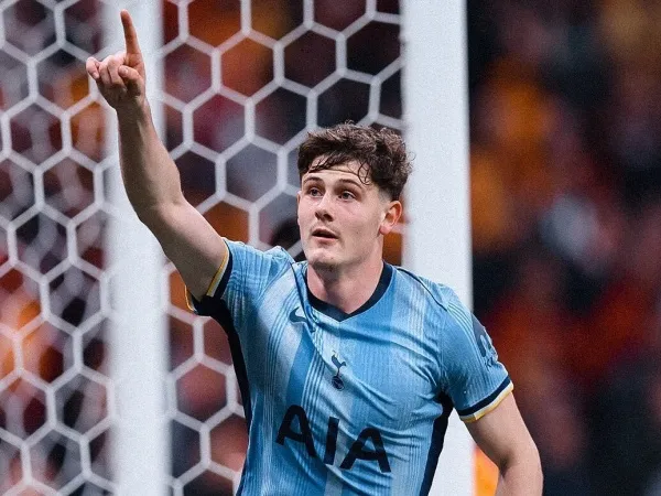 Diganjar Kartu Merah, Striker Muda Tottenham Akhirnya Buka Suara