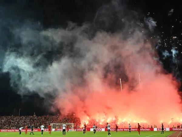 Insiden Kembang Api, DFB Jatuhkan Denda 150.000 Euro Pada Bayern Munich