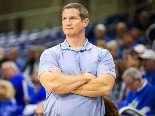 Karl Smesko menarik perhatian banyak sekolah Divisi I yang lebih besar, dan bahkan beberapa tim WNBA lainnya. (Foto: AP)
