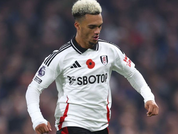Alan Shearer Puji Kualitas Pemain Incaran Liverpool: Antonee Robinson