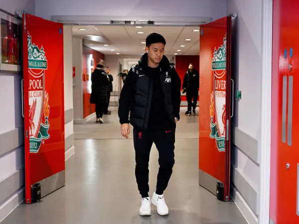 Berbeda dan Sangat Intens, Wataru Endo Bicara Tentang Premier League