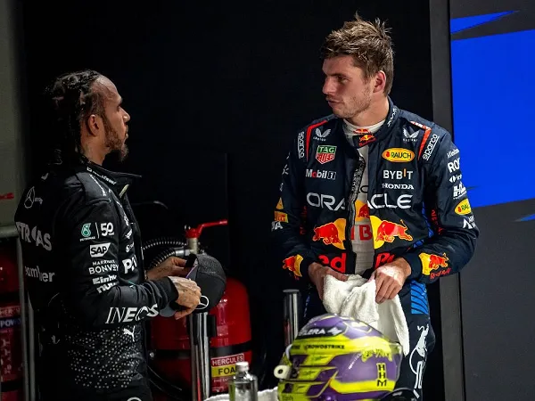 Lewis Hamilton ucapkan selamat kepada Max Verstappen yang jadi juara dunia di F1 2024.