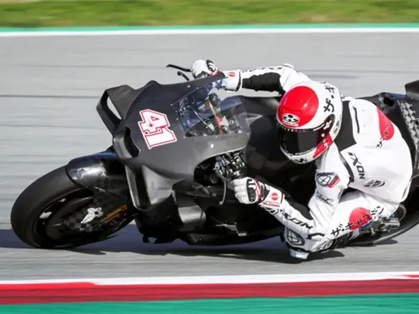 Aleix Espargaro Berperan Membawa Albesiano ke Honda