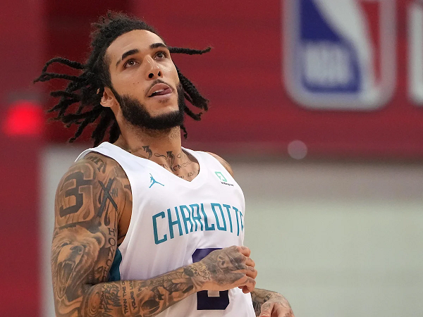 Lonzo Ball Sarankan LiAngelo Untuk Bermain di Luar AS