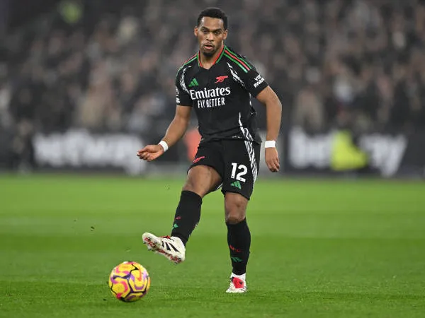 Jurrien Timber Puji Kedalaman Skuat Arsenal Usai Kemenangan Telak
