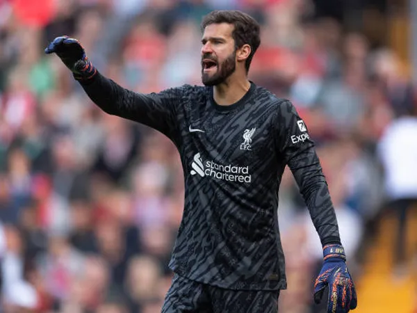 Mengapa Cedera Alisson Becker Membutuhkan Waktu Lama untuk Pulih?
