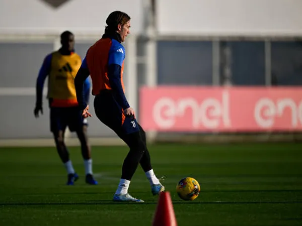 Siap Perkuat Juventus, Dusan Vlahovic dan Vasilije Adzic Kembali Berlatih
