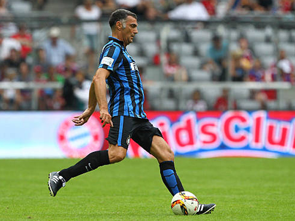 Athletic Bilbao Beri Penghargaan Pada Legenda Inter Milan