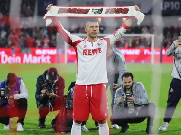 Lukas Podolski: Harry Kane Belum Sehebat Ronaldo atau Messi!