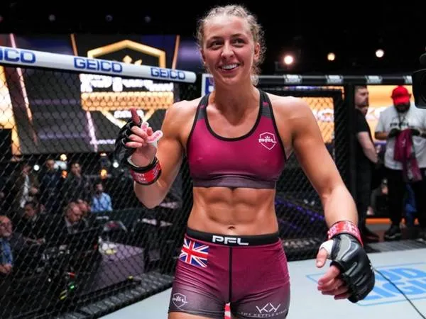 Total 12 dari 14 kemenangan yang diraih Dakota Ditcheva di kompetisi PFL berakhir dengan KO. (Foto: MMA Fighting)