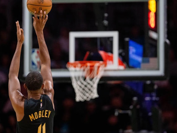 Evan Mobley Tampil Gemilang, Cavaliers Bekuk Hornets