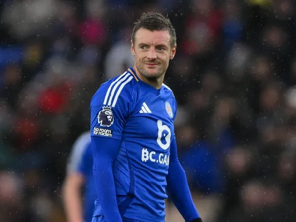 Jamie Vardy membantu Leicester City menahan imbang Brighton