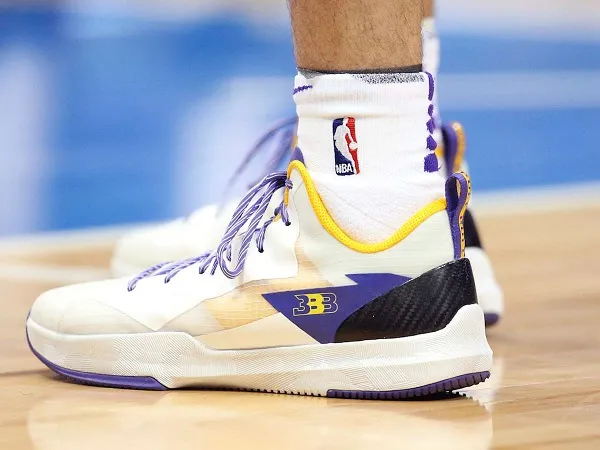 Lonzo Ball akui sering alami cedera karena faktor sepatu BBB.