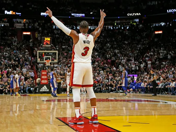 Dwyane Wade merasa bersyukur tak jadi tinggalkan Miami Heat di tahun 2010 silam.