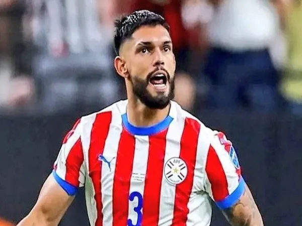 Defender incaran Tottenham