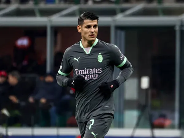 AC Milan Kalahkan Red Star 2-1, Dua Pemain Jadi Korban