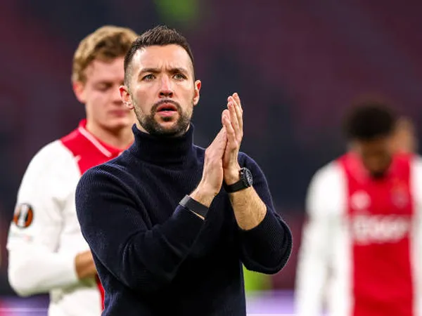 Meski Kalah 3-1, Francesco Farioli Klaim Ajax Beri Lazio Banyak Masalah