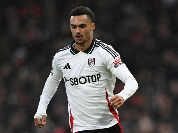Antonee Robinson Komentari Hasil Imbang Fulham di Markas Liverpool