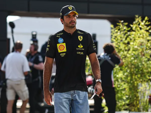 Carlos Sainz Jr tak mau taruh dendam pada Ferrari.