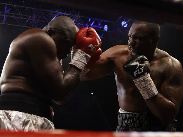 Dillian Whyte Menang TKO Di Ronde Ketujuh Atas Ebenezer Tetteh