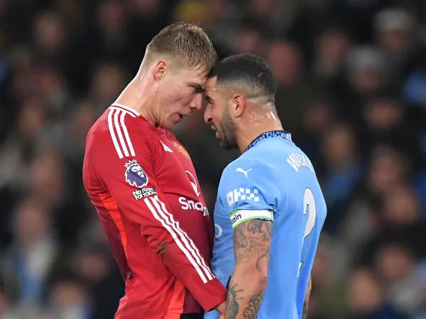 Rasmus Hojlund Sindir Kyle Walker di Instagram Setelah Derby Manchester