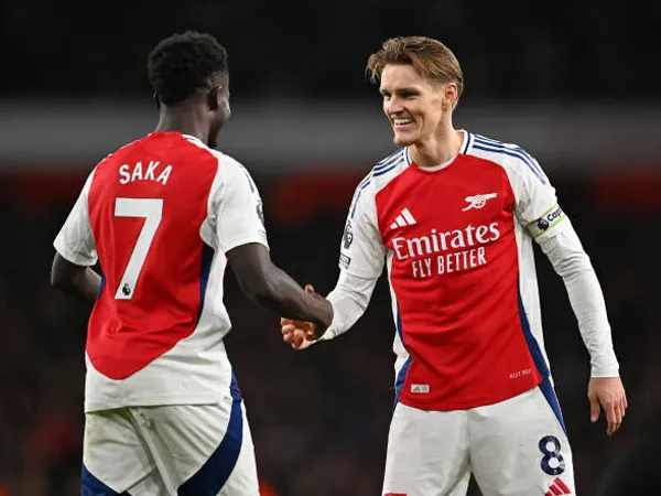 Arsenal Dinilai Terlalu Bergantung Pada Martin Odegaard dan Bukayo Saka