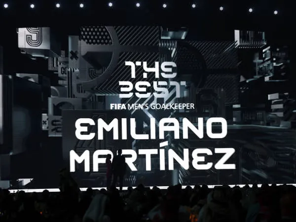 Emiliano Martinez Dinobatkan Sebagai Penjaga Gawang Pria Terbaik FIFA 2024