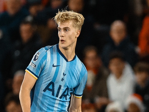 Lucas Bergvall Komentari Posisi Barunya di Tottenham