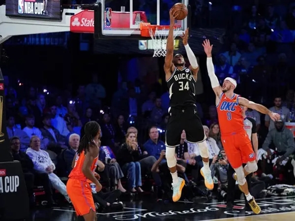 Piala NBA: Milwaukee Bucks Angkat Trofi Berkat Antetokounmpo