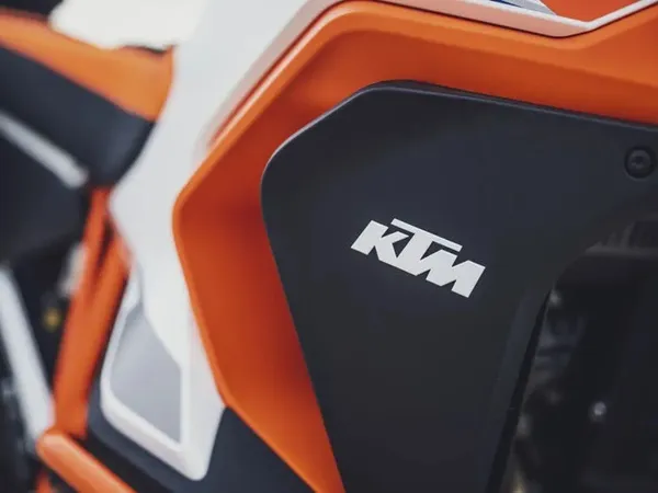 Tim KTM Umumkan Copot Jeremy McWilliams Sebagai Pebalap Uji Coba