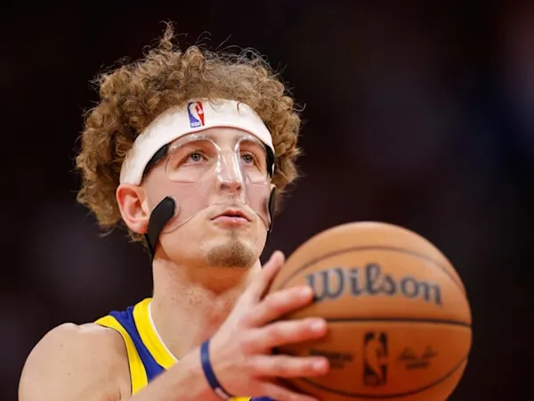 Steve Kerr Sadar Bikin Kesalahan dengan Podziemski