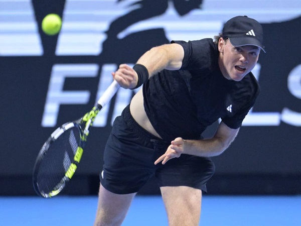 Alex Michelsen Lumpuhkan Luca Van Assche Di Jeddah