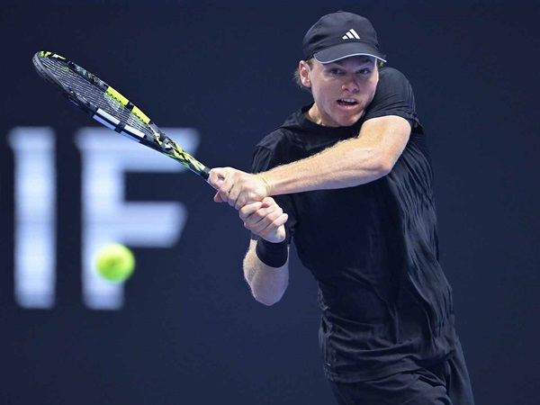 Lawan Mundur, Alex Michelsen Kantongi 3-0 Di Fase Grup Jeddah