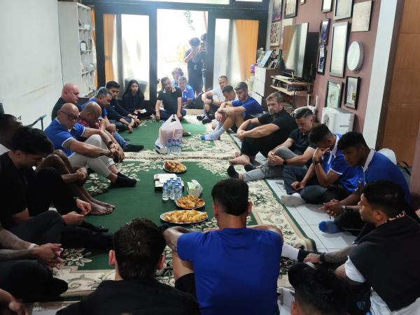 Rombongan Skuat Persib Gelar Takziah ke Rumah Rafi Ghani