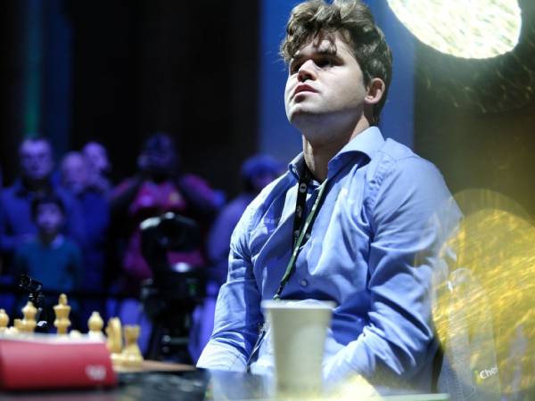 Gara-Gara Pakai Jins, Magnus Carlsen Keluar Dari Turnamen Catur FIDE