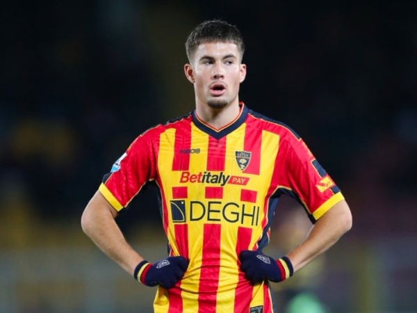 Gagal Amankan Fazzini, Lazio Incar Gelandang Lecce