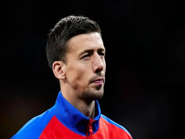 Atletico Madrid akan permanenkan Lenglet