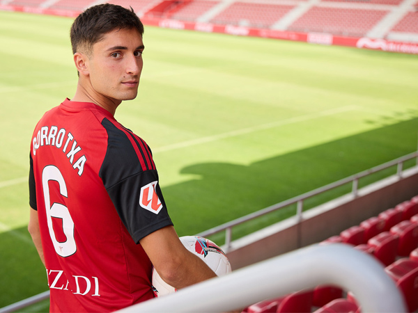 Jon Gorrotxategi Calon Pengganti Martin Zubimendi di Real Sociedad