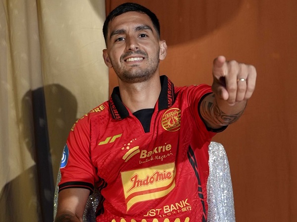 Persija Jakarta Perkuat Lini Pertahanan dengan Merekrut Bek Asal Brasil