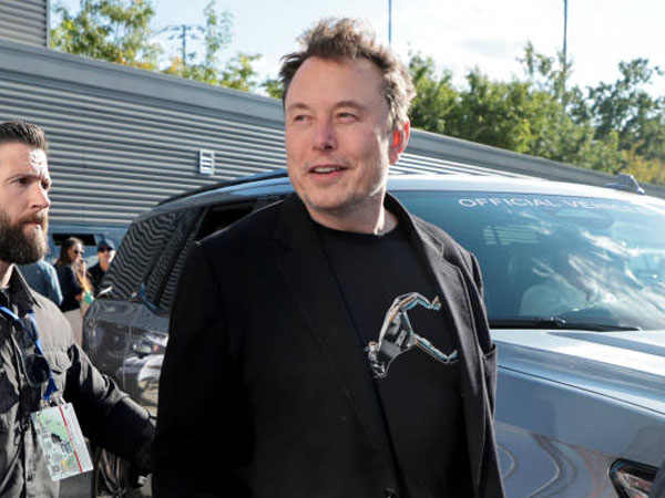 FSG Tegaskan Liverpool Tidak Akan Dijual ke Elon Musk