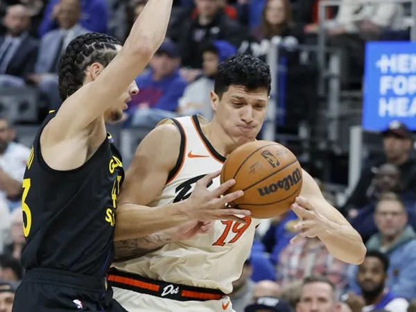 Warriors Bungkam Pistons Berkat Permainan Gemilang Rui Santos
